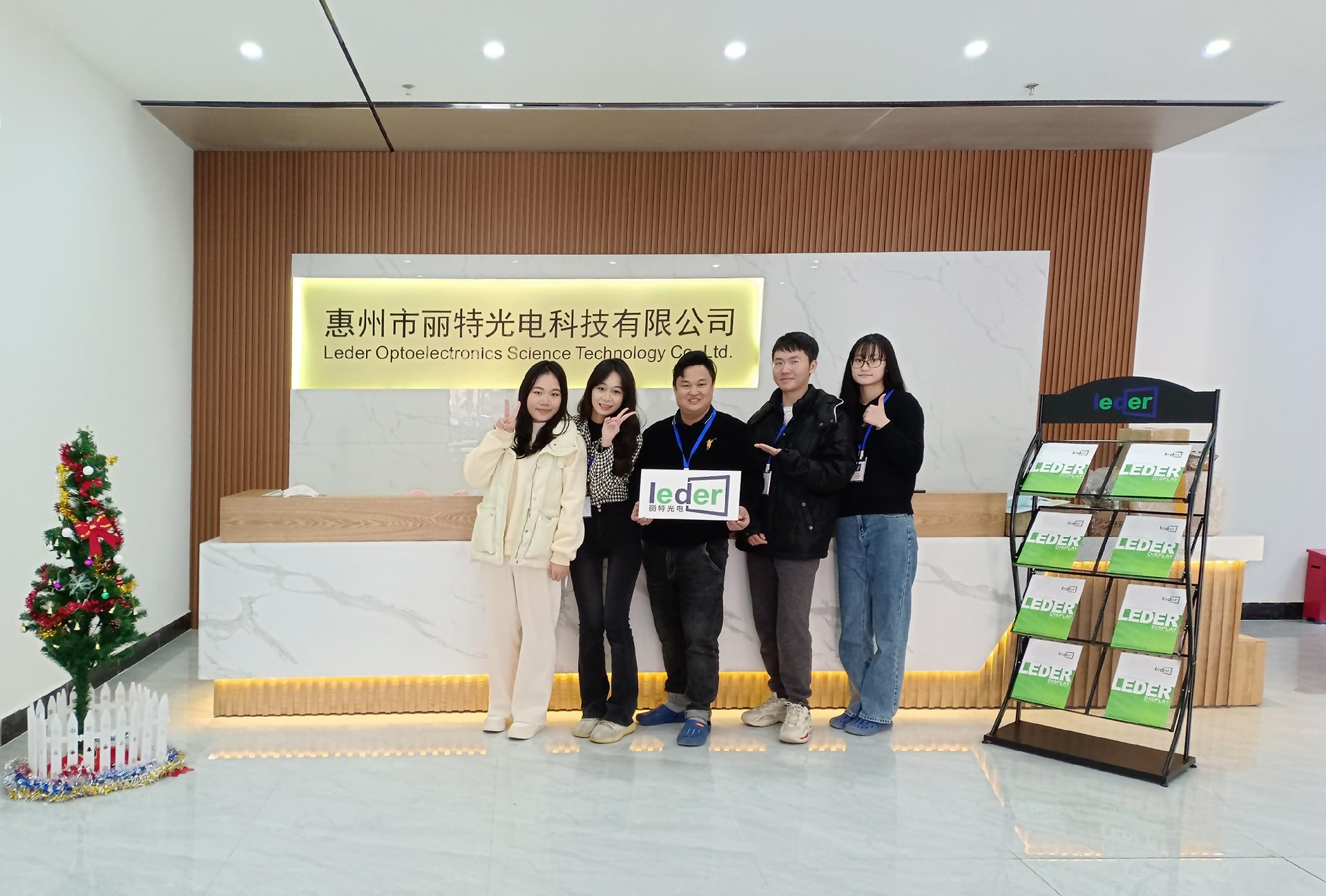 7a35852a-b9GHGHG456-8af7-a3ad5ae2fb18.jpg